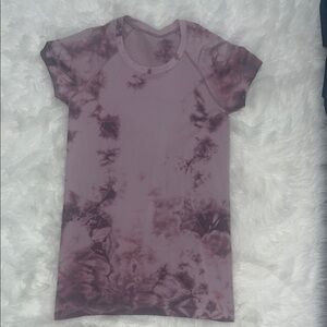 Lululemon Swiftly Tech Short Sleeve Shirt 2.0
Marble Dye Vintage Plum